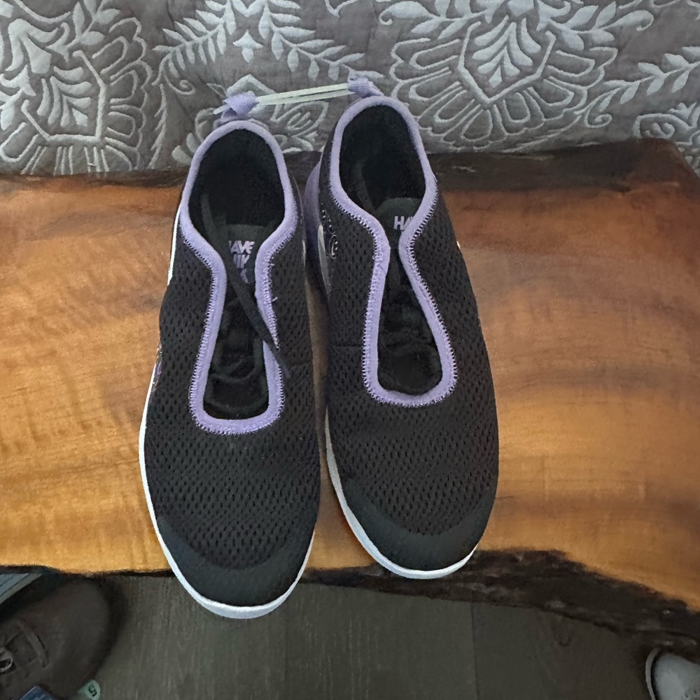 Nike Kids Sneakers Black and Purple - Picture 4 of 5
